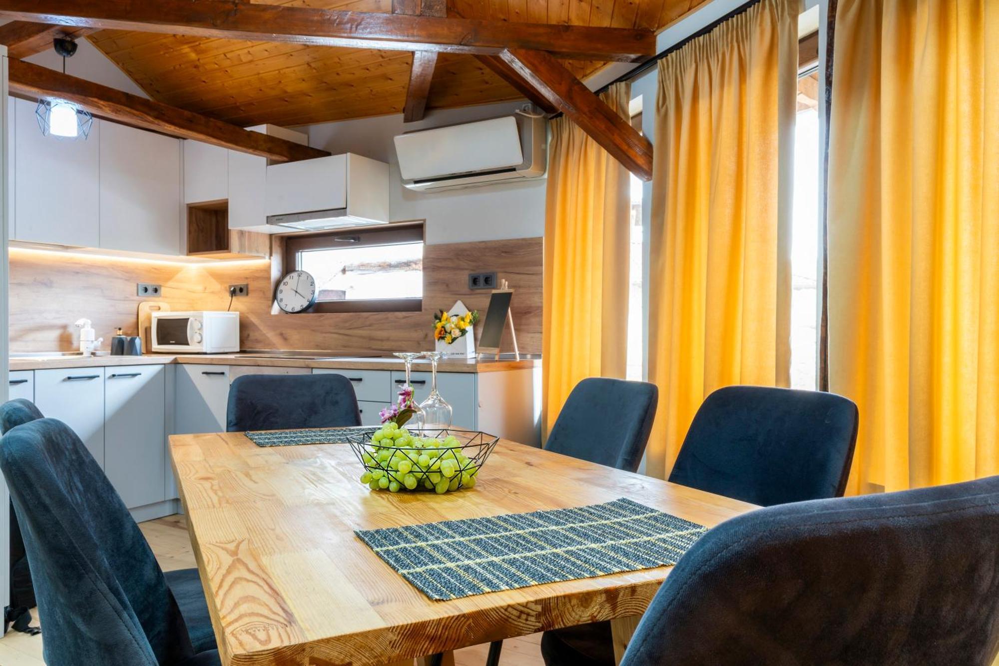 Bobevata Guest House - Floor 2 - Stunning View Old Town Veliko Tărnovo Exterior foto