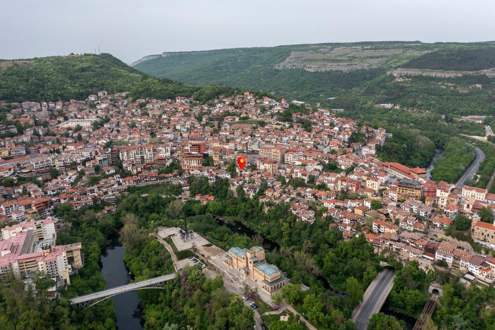 Bobevata Guest House - Floor 2 - Stunning View Old Town Veliko Tărnovo Exterior foto